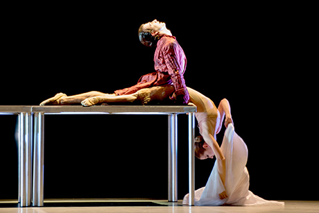 Don Juan in Aktion: Gleb Shilov, Zuzana Kvassayova. © Wiener Staatsballett / Ashley Taylor