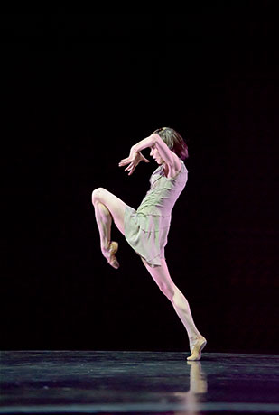 Gullem n "techne" von Akram Khan. © Bill Cooper