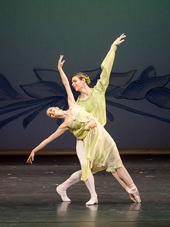 Frühingsfrisch: Natascha Mair, Jakob Feyerflik © Wiener Staatsballett / Ashley Taylor 