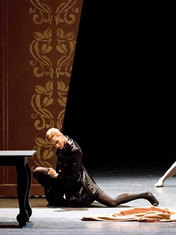 Rebecca Horner ist Blaubarts Mutter © Wiener Staatsballett / Ashley Taylor