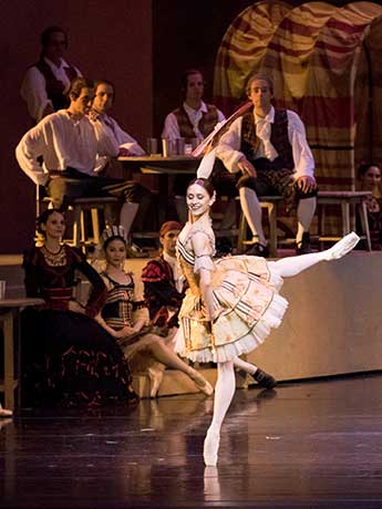 Sicher auf der Spitze: Marianela Nuñez. © Wiener Staatsballett / Ashley Taylor 