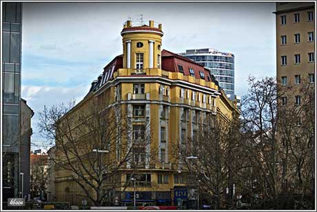 Gründerzeit-Eckhaus Praterstraße / Große Mohrengasse (links) © meinbezirk.at