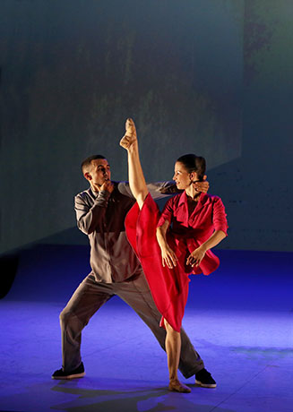 Hip-Hop mischt sich mit Balletttanz (Karim Ahansal aka Pépiot, Anne-Elisabeth Dubois. © alle Bilder Patrick Berger 