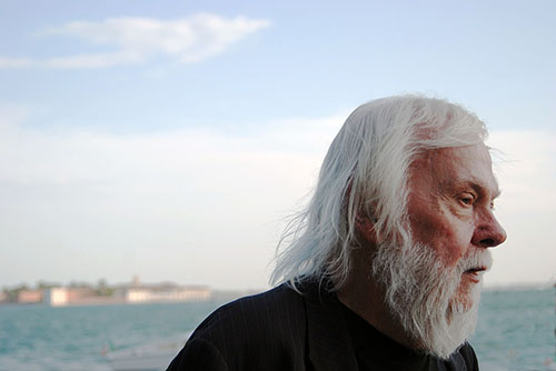 John Baldessari, fotografiert 1909 in Venedig © Frèdèric de Goldschmidt, Gnu Free License