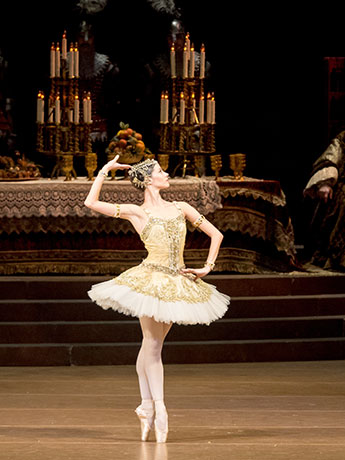 Wie kostbares Porzellan: Maria Yakovleva © Wiener Staatsballett / Ashley Taylor 