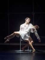 Maria Yakovleva (Marie Antoinette), Roman Lazik (Ludwig XVI.). © Wiener Staatsballett / Ashley Taylor 