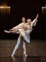 Mair, Basilio: Pas de deux. © Wiener Staatsballett / Ashley Taylor 