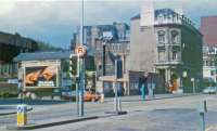 In dieser heruntergekommenen Gegend steht das Slough House. (Barbican Station 1981, Eingang Aldersgate Street) © Ben Brooksbank / en.wikipedia.com
