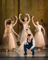 "Blanc" Romantisches von Daniel Proietto mit Ketevan Papava als Sylphide / Muse und Andrey Kaydanovskiy als Poet. © Wiener Staatsballett / Ashley Taylor 