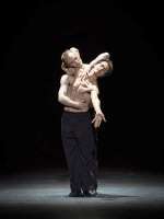 Alexandre Riabko, Ivan Urban: "Opus 100 - For Maurice" von John Neumeier. Sensibel getanzter Pas de deux über Liebe und Freundschaft. 