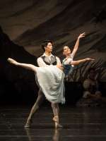 Maria Yakovleva, Masyu Kimoto: Ein ideales Paar als Giselle und Herzog Albrecht. 