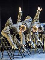 Ohad Naharin: "Minus 16", exakt bewegt zu hebräischer Volksmusik. Alle Bilder © Rupert Lari