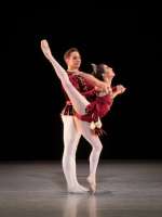 Kiyoka Hashimoto mit Denys Cherevychko in "Rubies". 