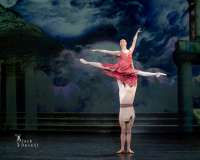 Olga Esina, Jakob Feyferlik im Adagio des romantischen Balletts "Sylvia", Choreografie: Manuel Legris.
