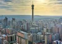 Der Schauplatz des Romans: Johannesburg, mit dem Hillbrow Tower. ©  thesouthafrican.com