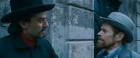 Paul Gaugin (Oscar Isaac) trifft Vincent van Gogh (Willem Dafoe). Die Freundschaft währt nicht lange.