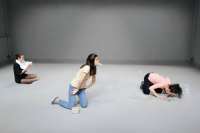 Liv Schellander, Jasmin Hoffer, Sara Lanner in "Volume". © Raffaela Bielesch
