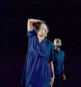 Tian Gao in "tongue twisters" von Modjgan Hashemian. ©  Dieter Hartwig 