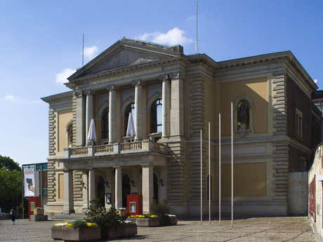 Das Opernhaus in Halle. © OmiTs, free license