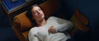 Margot (Adèle Exarchopoulos) braucht die Therapeutin als Kindermädchen. 