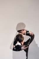 Inge Gappmaier tanzt mit sich selbst © Natali Glisic 