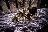 "360° – skinned": Ein Spiel mit Auftauchen und Verschwinden, Licht und Dunkel.  © MReisigl