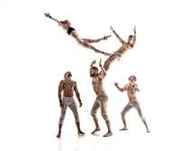 Atemberaubend: "A simple Space " mit Gravity & Other Myths. © Chris Herzfeld