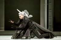William Moore tanzt die böse Fee Carabosse im Ballett „Dornröschen“. © Gregory Batardon/Ballett Zürich 