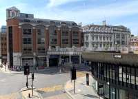 Slough House versteckt sich in der Aldersgate Street. © wikipedia