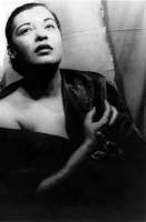 Billie Holiday hat den Anti-Lynchmorde-Song "Strange Fruit" bekannt gemacht.  © Fotografie von Carl van Vechten 1949, gemeinfrei