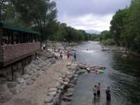 Später lebte Haruf mit seiner Frau, Cathy, in Salida. Dort fließt der Arkansas River mitten durch die Stadt. ©  Galt5 / Wikipedia i