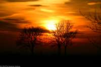 Teresa wähnt sich im Himmel, weil Riccardo ihr Beachtung schenkt, sie erkennt nicht, dass dieser Himmel brennt. © Susanne Lietzau / photocommunity.de