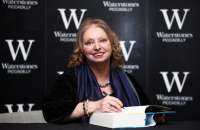 Hilary Manatel, 2020 © Hannah McKay/ Reuters