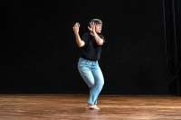 Die Choreografin / Tänzerin fragt immer wieder: „What if.“ / „Was äre wenn?“ © Natalia Benosilio, La Caldera