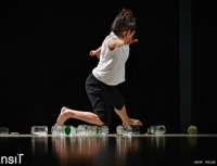 Shirin Farshbaf zeigt die Performance „Possibilities“. © Arne Hauge