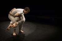 Die erste Kreation: „Abras le corps„ Boris Charmatz und Dimitri Chamblas. © Christoph Reynaud de Lage