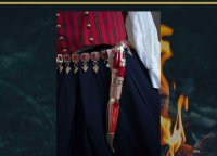Der traditionelle Helahoito (Hela-Gürtel), den die Männer zur Tracht im finnischen Süd-Österbotten tragen.