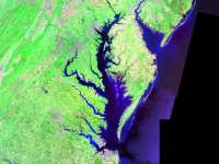 Die Chesapeake Bucht, die größte Flußmündung in den USA, mehr als zehn Flüsse, daruner der Potomac, münden hier in den Atlantik. Ein Teild avon liegt in Virginia, dem Schauplatz des Romans. 