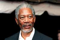 Morgan Freeman stellt in Ben Afflecks Verfilmung von „Gonde, Baby, Gone“ den illegslen Ziehvater von Amanda.© miramaxfilm.  