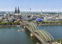 In Köln beginnt die Geschichte. Dem Helden wird ein Manuskript zur Aufbewahrung gegegeben.  © Thomas Wolf / wikipedia