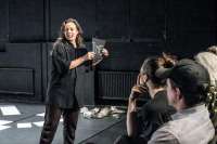 Animalarium: Liv Schellander leitet die Coreoconstallation. © P. Cohen
