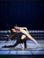 Ei ngenielaer Choreogrf war der Franzose Roland Petit. Auf dem Spielplan der Sttsoper, dirigiert von Di Mrtino ,ist zur Zeit „Die Fledermaus“. (Ketevan Papava, Masayu Kimoto)