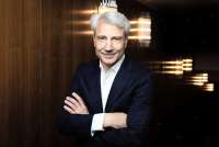 Von Kiran West für die Autogramm-Karten fotografiert: Lciano Di Martino.