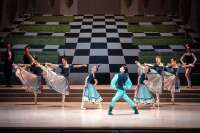 Duccio Tariello tanzt den Csárdás.