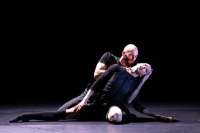 Nicole Stroh und Pedro Tayette, das Paar in „Evento“ von Giovanni Insaudo. 