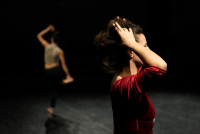  Athina Androulidaki tanzt zur Musik von Konstantina Polychronopoulou, © Reinhard Winkler