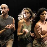 „LOW“ von Karin Pauer. Mit Hugo Le Brigand, Karin Pauer, Ixchel Mendoza Hernández.