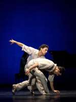 Davide Dato und Rinaldo Venuti in „Each in their Owne Time“ von Lar Lbovich.