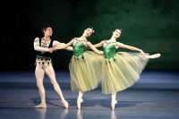 Pasde trois der Smaragde: Giorgio Fourés , Gaia Fredianelli  und Phoebe Liggins.