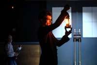 Der rätselhafte Nussverkäufer Drosselmayer. Pier Abadie spielt die Rolle eindrucksvoll.